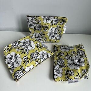 3/12$ Elizabeth Arden makeup bags